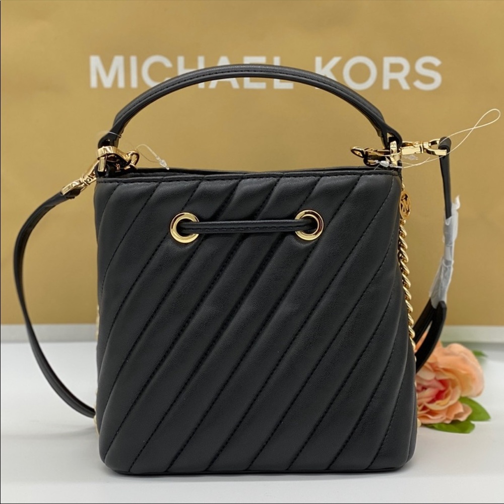MICHAEL KORS SMALL BUCKET XBODY BLACK - Picture 14 of 16